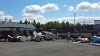 Cliff's Classic Chevrolet Parts Co. JunkYard in Portland (OR) - photo 2