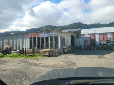 Columbia Auto Recycling & Sales JunkYard in Longview (WA) - photo 4