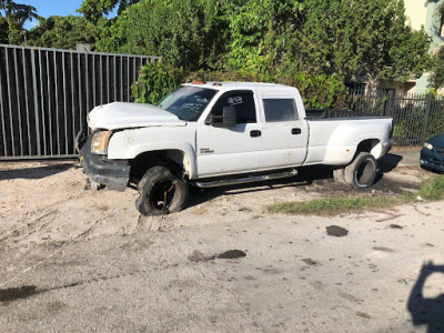 Junk Cars I Paymore Cash JunkYard in Hallandale Beach (FL) - photo 4