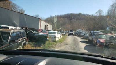 Vic's Junk Yard JunkYard in Morgantown (WV) - photo 4