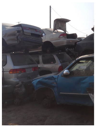 Motor City 2 Auto Wrecking JunkYard in Bakersfield (CA) - photo 3