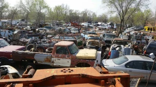 B & W Auto Salvage JunkYard in Wichita (KS) - photo 2