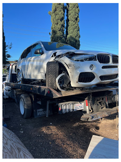 MP Car Recycling JunkYard in Inglewood (CA) - photo 4