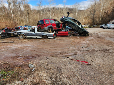 Ramey's Auto Salvage JunkYard in Huntington (WV) - photo 1