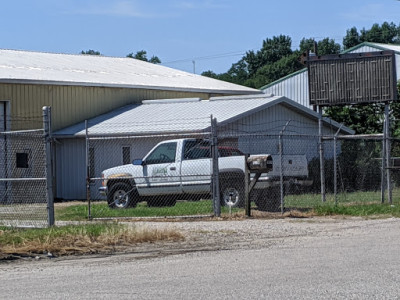 Universal Salvage Co JunkYard in Evansville (IN) - photo 4