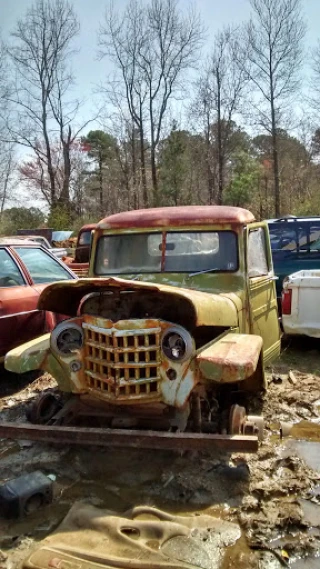 Tarts Salvage JunkYard in Fayetteville (NC) - photo 3