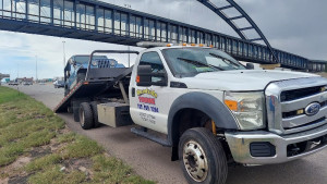 Roadside Towing & Recovery - Aurora Tow Truck Service - photo 1