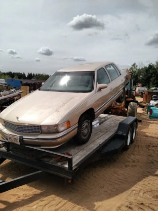 Cooley's Truck & Auto Wrecking JunkYard in Eau Claire (WI) - photo 4