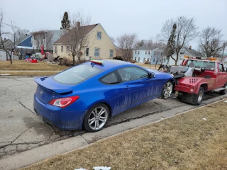 Nauman Auto Wrecking and Recycling JunkYard in Milwaukee (WI) - photo 1