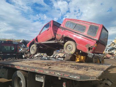 Nauman Auto Wrecking and Recycling JunkYard in Milwaukee (WI) - photo 2