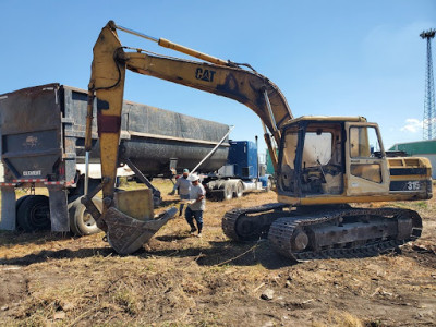 Texas Salvage and Surplus Buyers JunkYard in Houston (TX) - photo 4