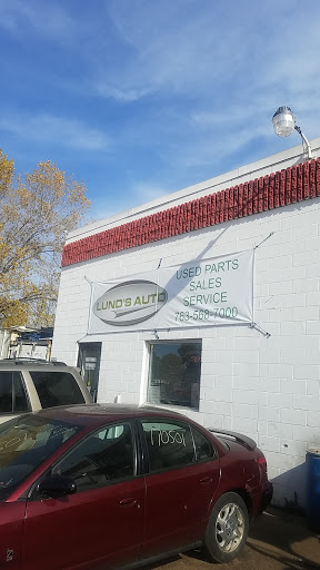 Lund's Auto JunkYard in Minneapolis (MN)