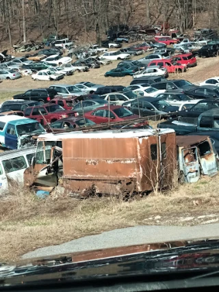 Evans Auto Salvage JunkYard in Harrisburg (PA) - photo 4