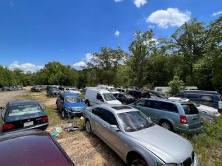 David Auto Recycle JunkYard in Waldorf (MD) - photo 2