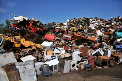 The New Tin Yard Scrap Metal Recycling JunkYard in Modesto (CA) - photo 1