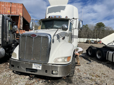 Big Rig Truck Salvage JunkYard in North Charleston (SC) - photo 4