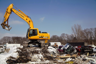 Reed's Salvage Corporation JunkYard in Cleveland (OH) - photo 2