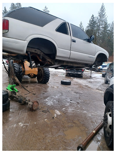 Coeur D'Alene Auto Recycling JunkYard in Spokane Valley (WA) - photo 2