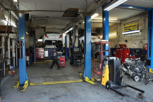 Hunts Point Auto Sales & Service - photo 3