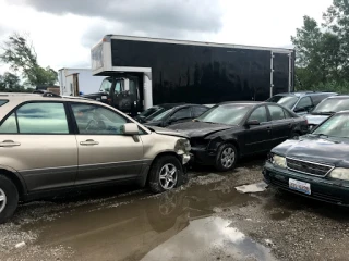 Cash For Junk Cars Chicago Smart Tow Inc JunkYard in Chicago (IL) - photo 4