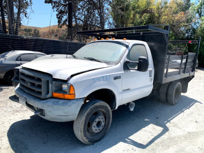 San Benito Auto Wreckers JunkYard in Salinas (CA) - photo 4