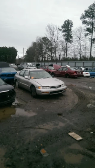 Donovan Salvage Works JunkYard in Dover (DE) - photo 4