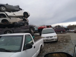 Leonard Salvage JunkYard in Concord (NC) - photo 3