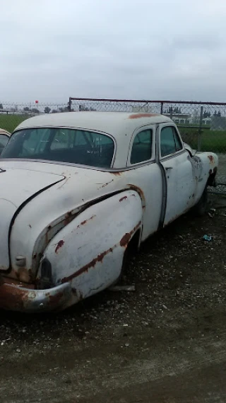 Steers Towing JunkYard in Visalia (CA) - photo 4