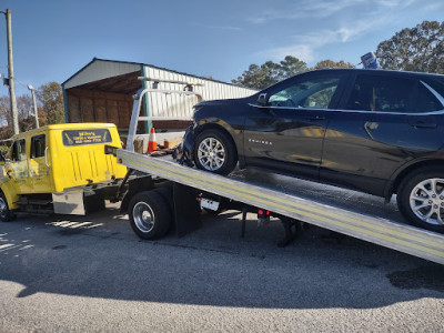 Mike's Towing & Transport JunkYard in Cary (NC) - photo 2