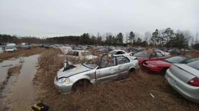 Mitchell's Auto and Truck Salvage JunkYard in Salisbury (MD) - photo 1