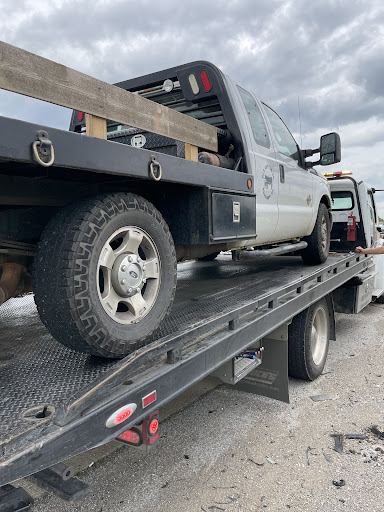 Dad's Towing Service JunkYard in Nashville (TN)