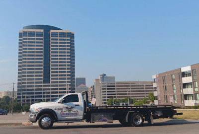 Haney's Trucking and Tow Services JunkYard in Kansas City (MO) - photo 4