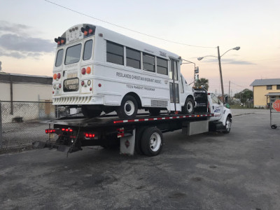 Fraga Auto Inc dba Fraga Towing JunkYard in Bonita Springs (FL) - photo 4