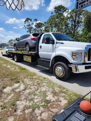 Eagle Auto Center - Cash For Junk Cars JunkYard in Lehigh Acres (FL) - photo 3