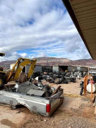 Dwight's Auto Wrecking JunkYard in Salt Lake City (UT) - photo 3