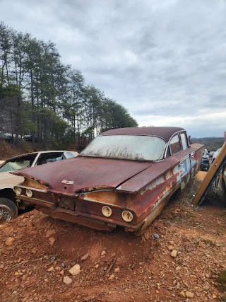 White's Service Station-Salvage JunkYard in Burlington (NC) - photo 3