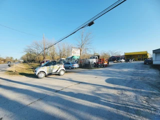 Duque Used Auto Parts JunkYard in Houston (TX) - photo 4