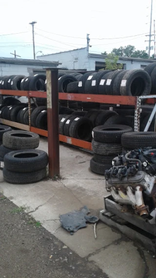 Crosstown Auto and Truck Parts LLC JunkYard in Kalamazoo (MI) - photo 2