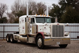 Euless B&B Wrecker Service JunkYard in Fort Worth (TX) - photo 3