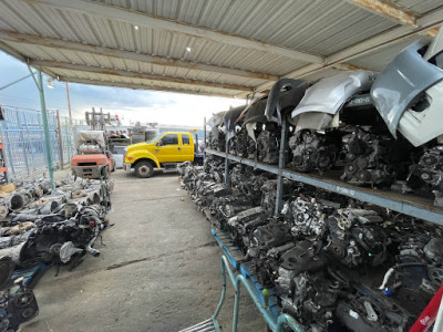 Brother's used Auto Parts JunkYard in Phoenix (AZ) - photo 4