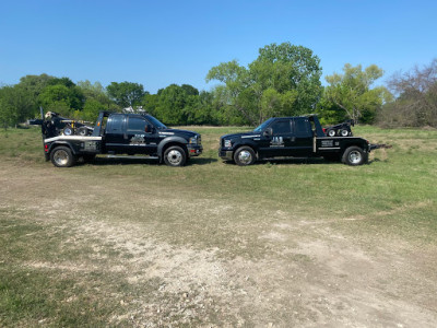 J&S Towing and Recovery plus travel trailer transport JunkYard in Austin (TX) - photo 2