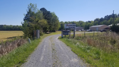 Threesome auto salvage JunkYard in Salisbury (MD) - photo 1