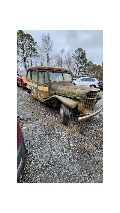 Threesome auto salvage JunkYard in Salisbury (MD) - photo 3