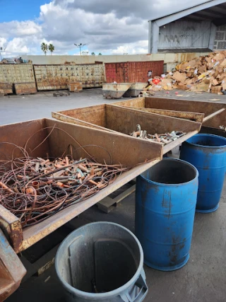 Garcia Recycling Center & Metals, Inc. JunkYard in Huntington Beach (CA) - photo 4