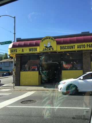 Honest Jack's Discount Auto Parts JunkYard in Seattle (WA) - photo 4