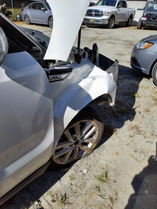 Queens Wrecker Services JunkYard in Spartanburg (SC) - photo 4