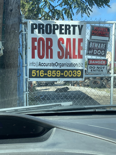 Thousands of Parts JunkYard in West Palm Beach (FL)