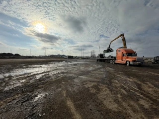 Broadway Auto Parts-Glass Ltd JunkYard in Chicago (IL) - photo 4