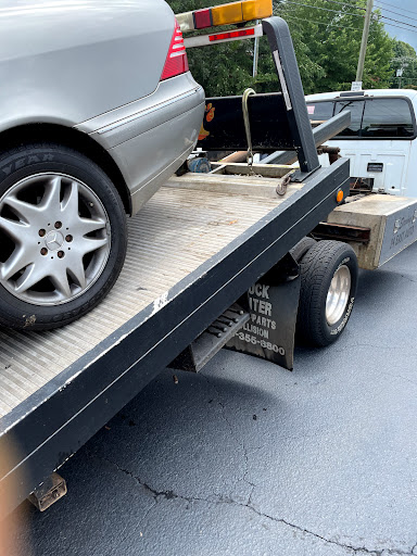 Tucker's towing JunkYard in Greenville (SC)