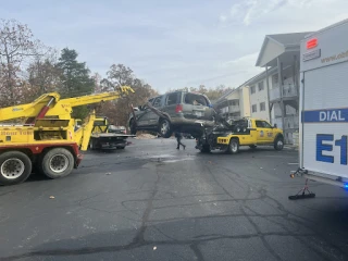 Hi-Tech Auto Body And Towing JunkYard in Columbia (MO) - photo 2